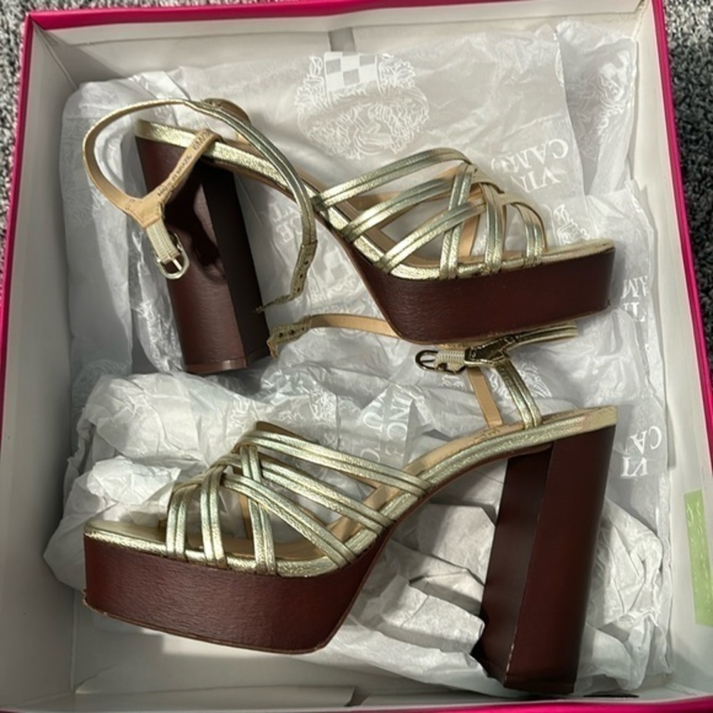 Vince Camuto Larriss Heels Sandals in Gold Dubai Size 6